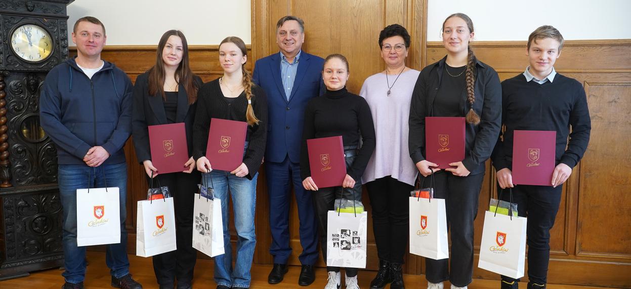 gratulacje od burmistrza dla kajakarzy
