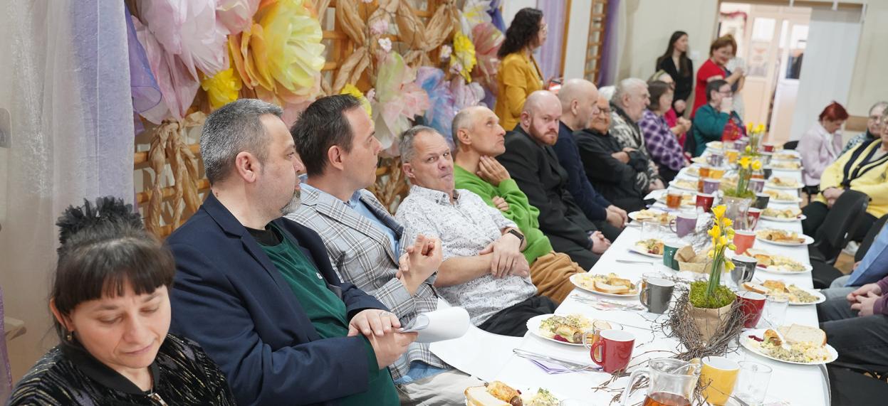 śniadanie wielkanocne w ŚDS