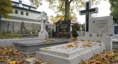 renowacja nagrobków na starym cmentarzu