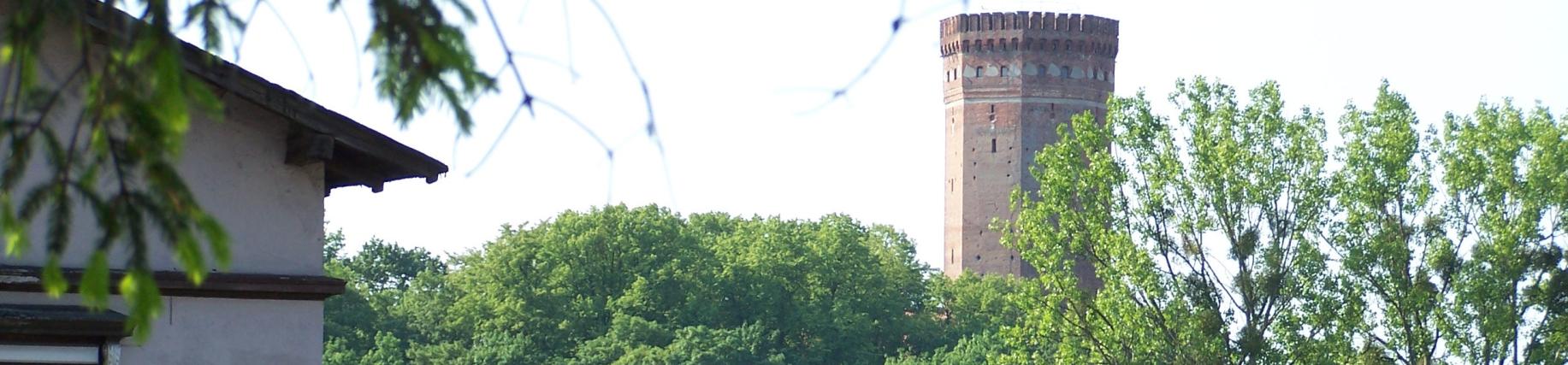 Wieża zamkowa wiosną
