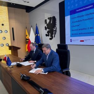 podpisanie umowy z Marszałkiem
