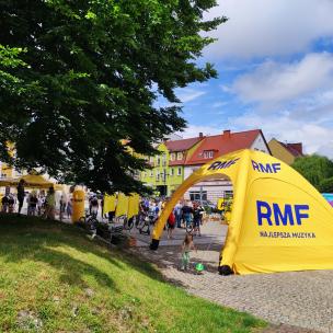 IMPREZA RADIA RMF NA RYNKU W CZŁUCHOWIE