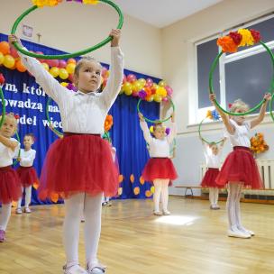 DZIEŃ NAUCZYCIELA W CZŁUCHOWSKIM PRZEDSZKOLU